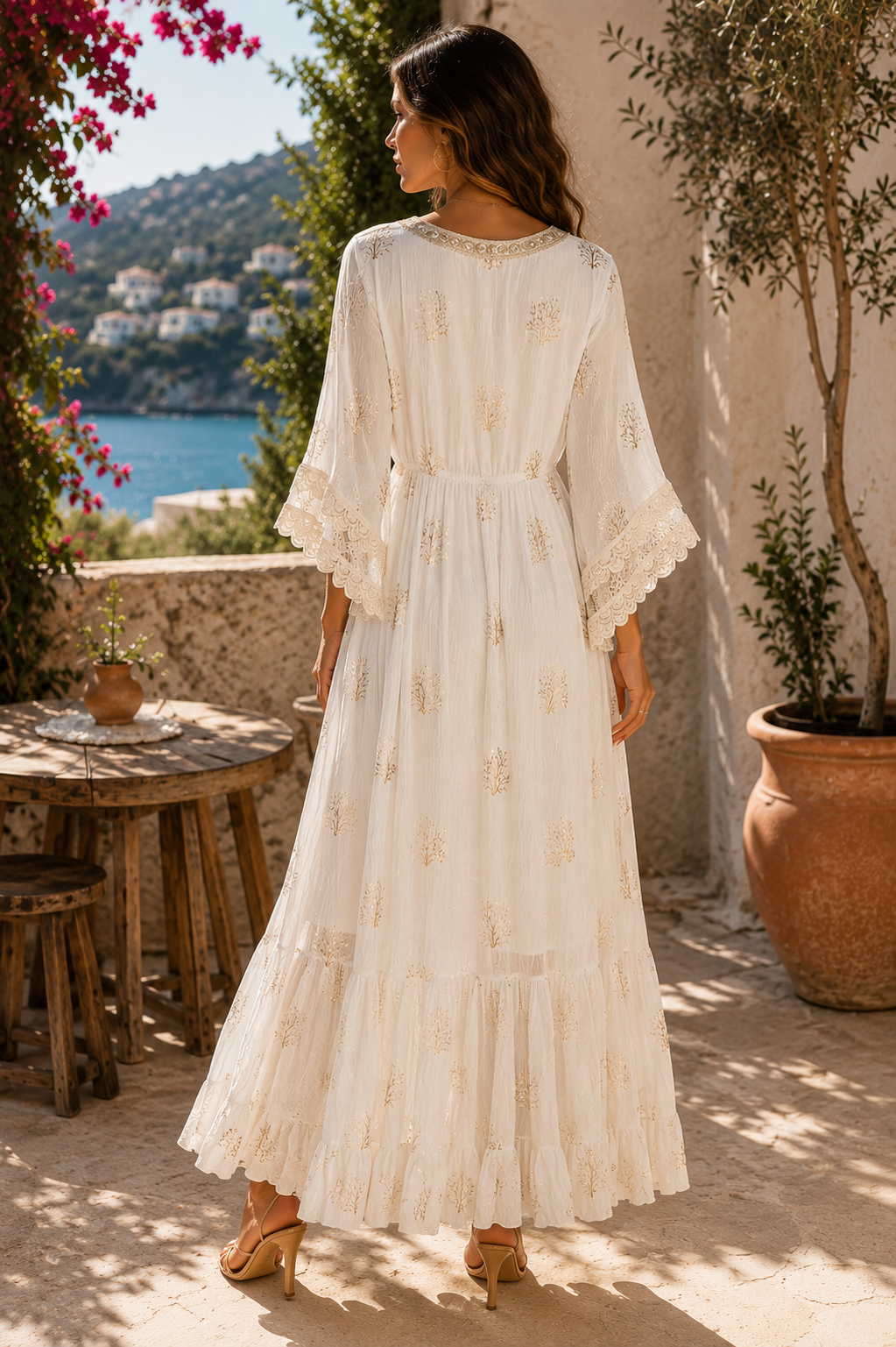 Robe longue Bohème chic blanche & dorée