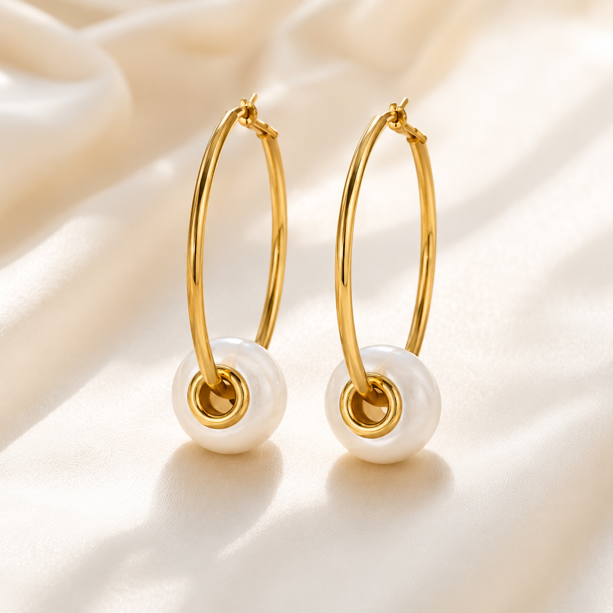 Boucles d’oreilles créoles en acier inoxydable doré & perle nacrée